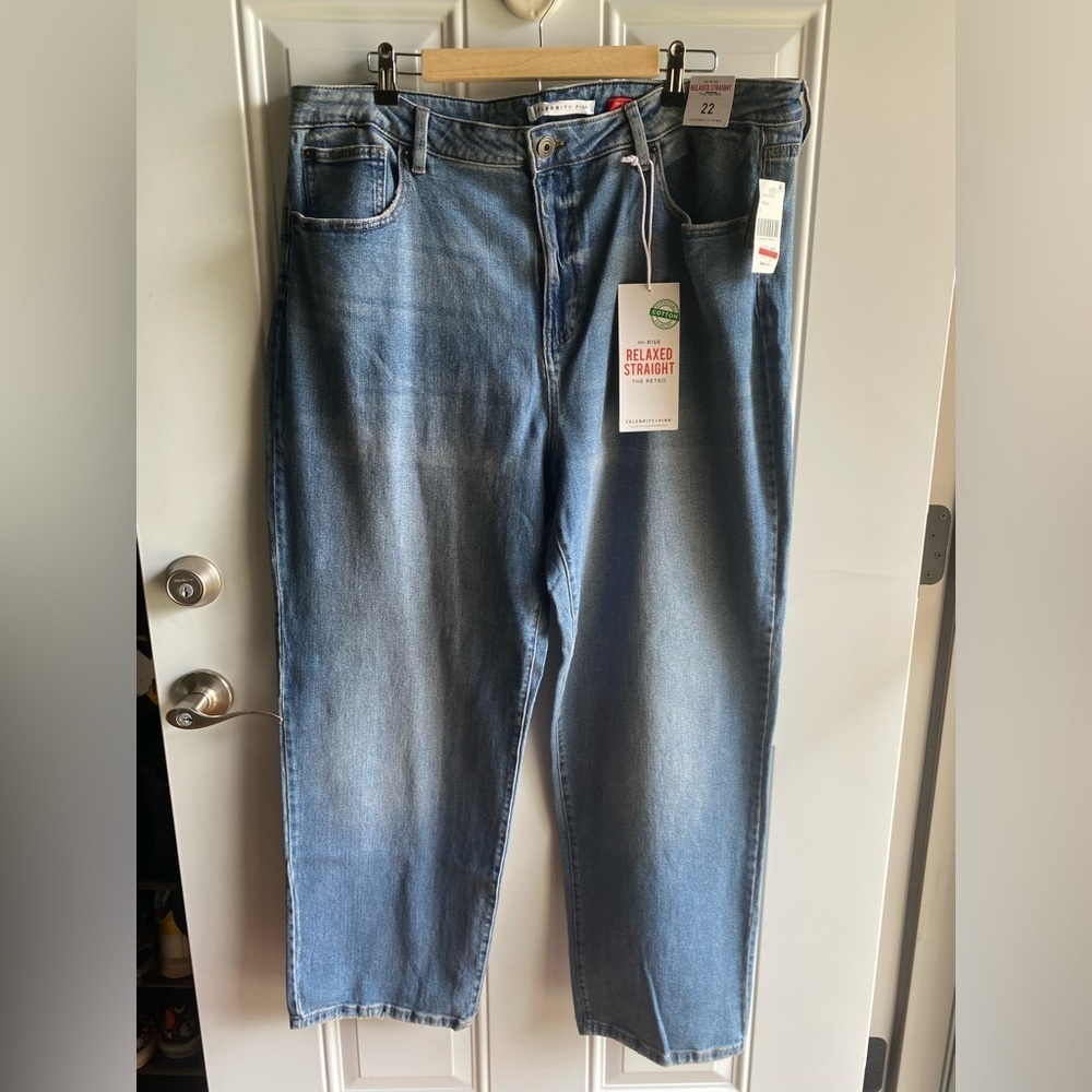 Celebrity Pink The Retro Jeans 22 Medium Blue Relaxed Straight High Rise NWT